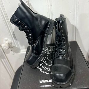 Black Leather Combat Boots w. Steel Toe